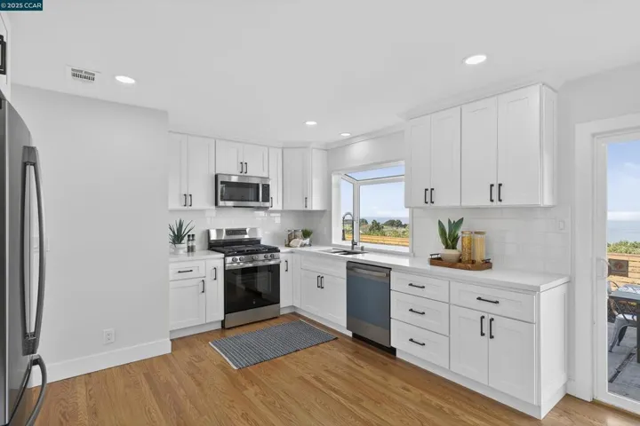 1264 Belfair Dr, Pinole, California 94564