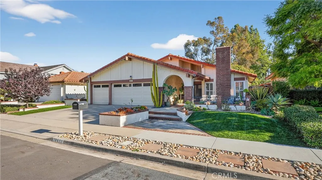 20972 Calle Celeste, Lake Forest, California 92630 home-pic-1
