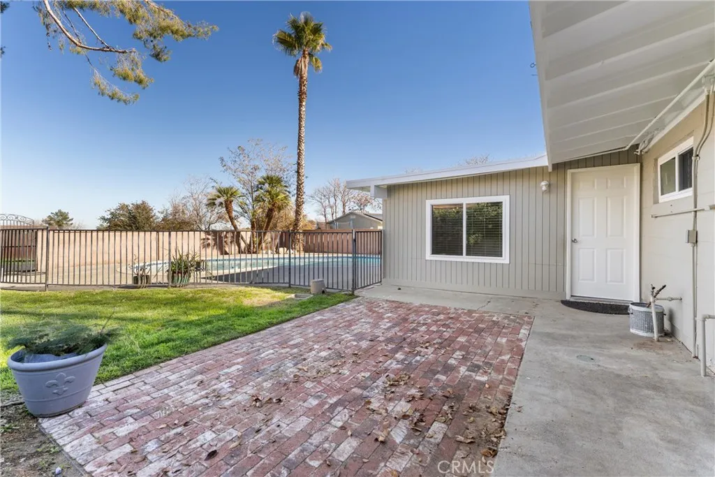 5121 W Avenue M4, Lancaster, California 93536 home-pic-21
