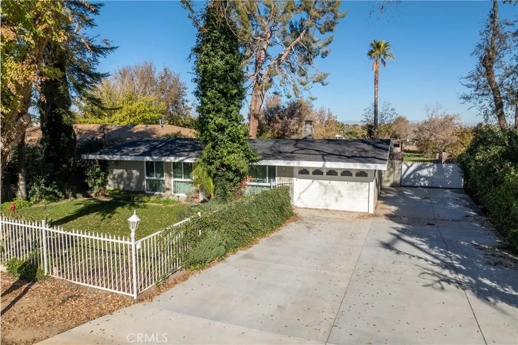5121 W Avenue M4, Lancaster, California 93536 home-pic-25