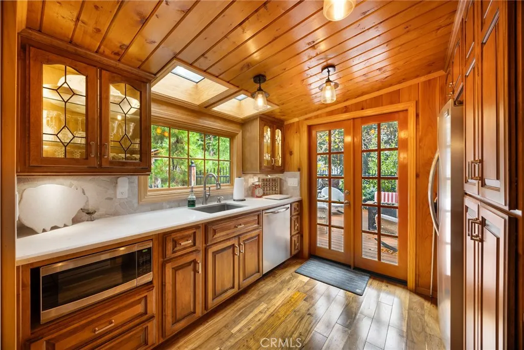 6789 Mt Baldy, Mt Baldy, California 91759 home-pic-12