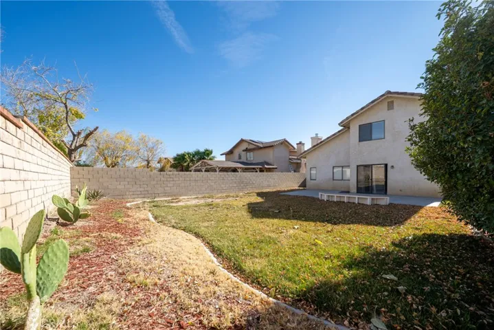 1221 W Avenue H4, Lancaster, California 93534