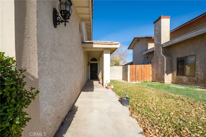 1221 W Avenue H4, Lancaster, California 93534