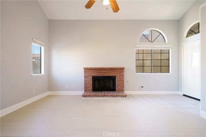 1221 W Avenue H4, Lancaster, California 93534