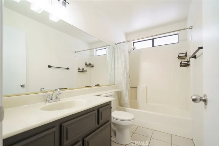 1221 W Avenue H4, Lancaster, California 93534