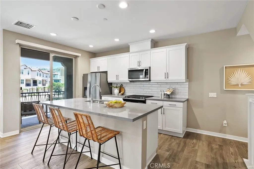 109 Alder Ridge, Lake Forest, California 92610 home-pic-1