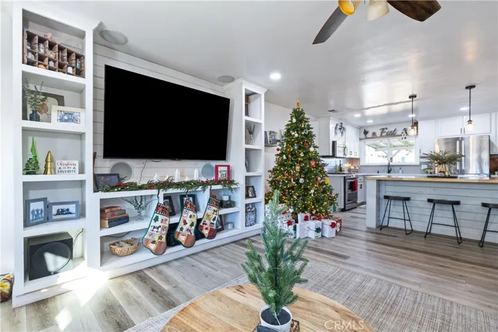 Entertainment and Kitchen