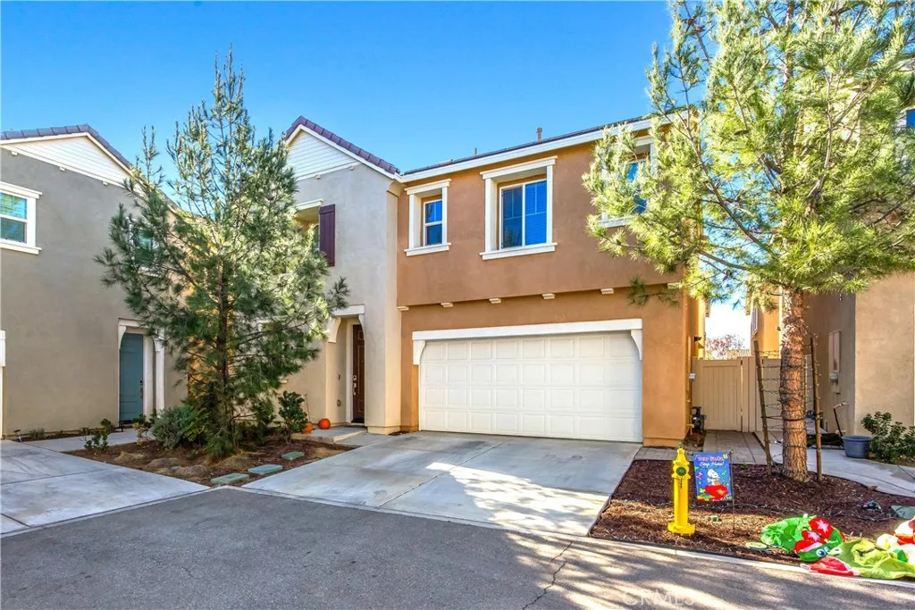 925 Bluebell Way, Beaumont, California 92223 home-pic-1