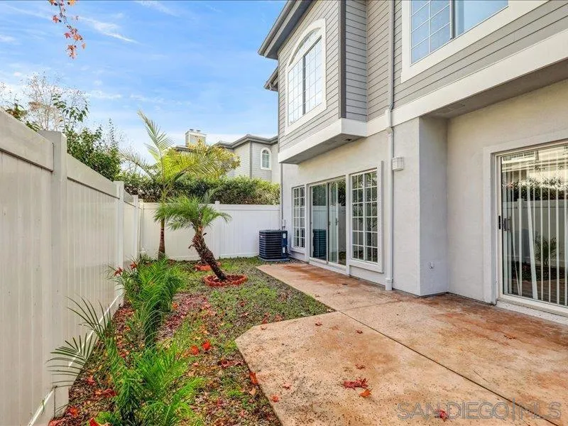 8641 Via Mallorca F, La Jolla, California 92037 home-pic-23