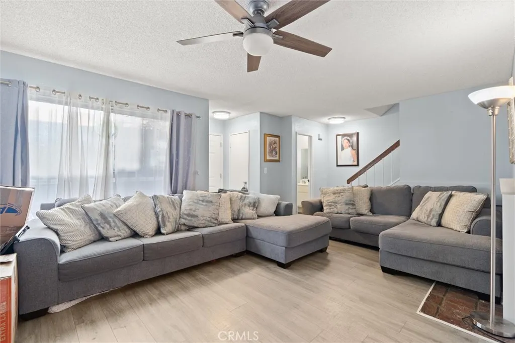 1929 Glenoaks 122, San Fernando, California 91340 home-pic-5