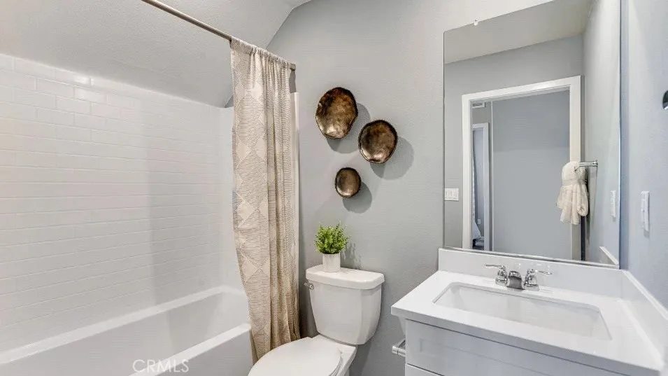 2763 E Amberley Privado, Ontario, California 91762 home-pic-4