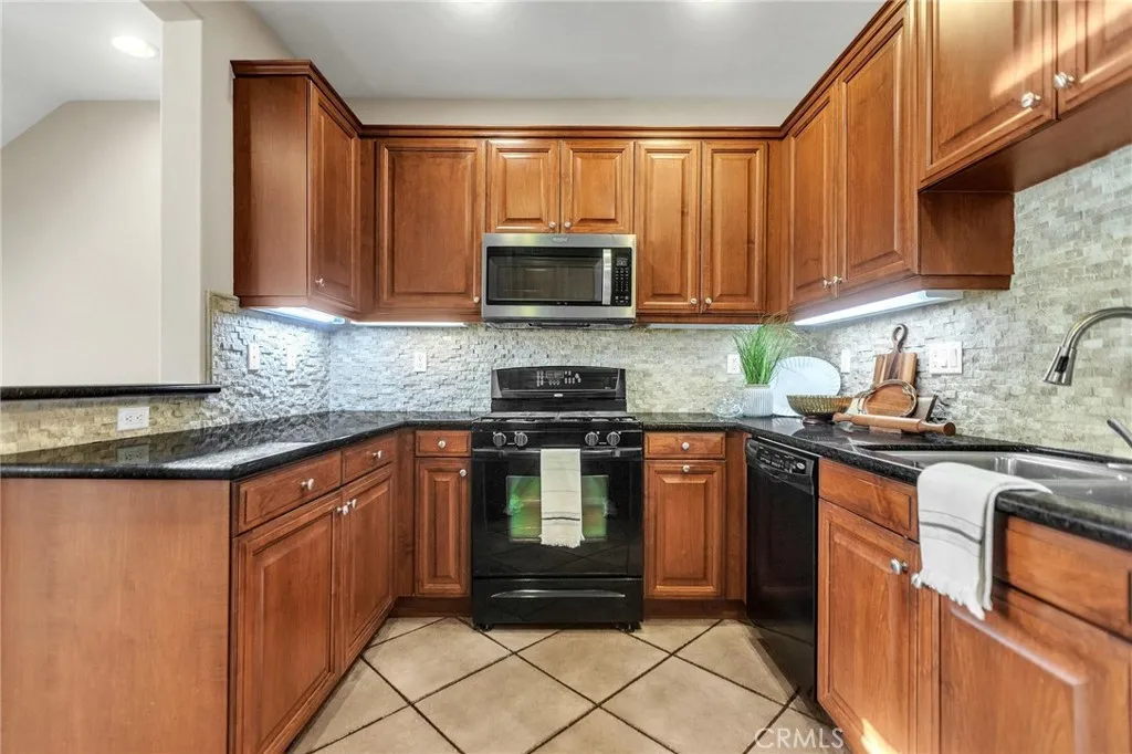 15309 Ashley Court, Whittier, California 90603 home-pic-8