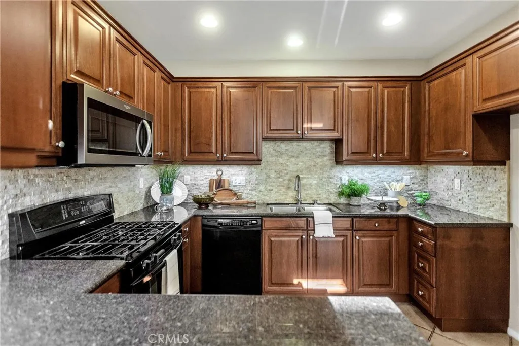 15309 Ashley Court, Whittier, California 90603 home-pic-9