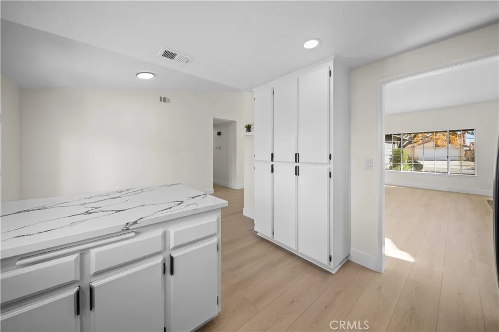43909 Estrella, Lancaster, California 93535 home-pic-8