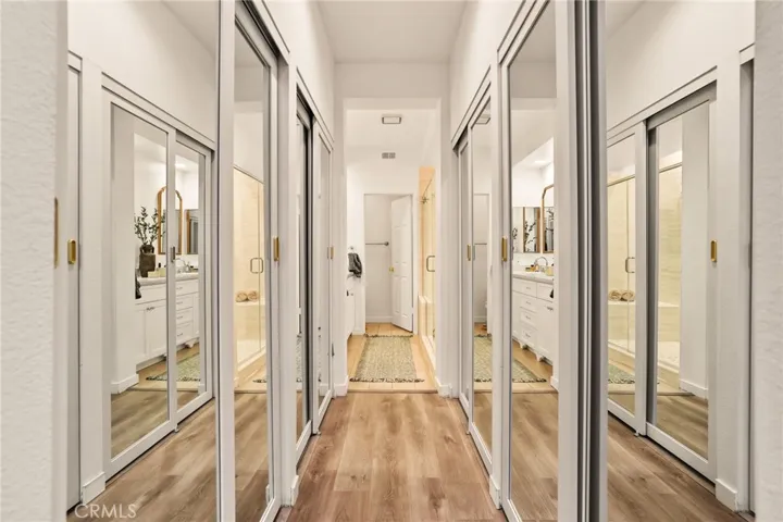 Dual Closets in Primary