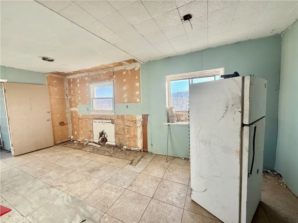 12331 Beech, Trona, California 93562 home-pic-10