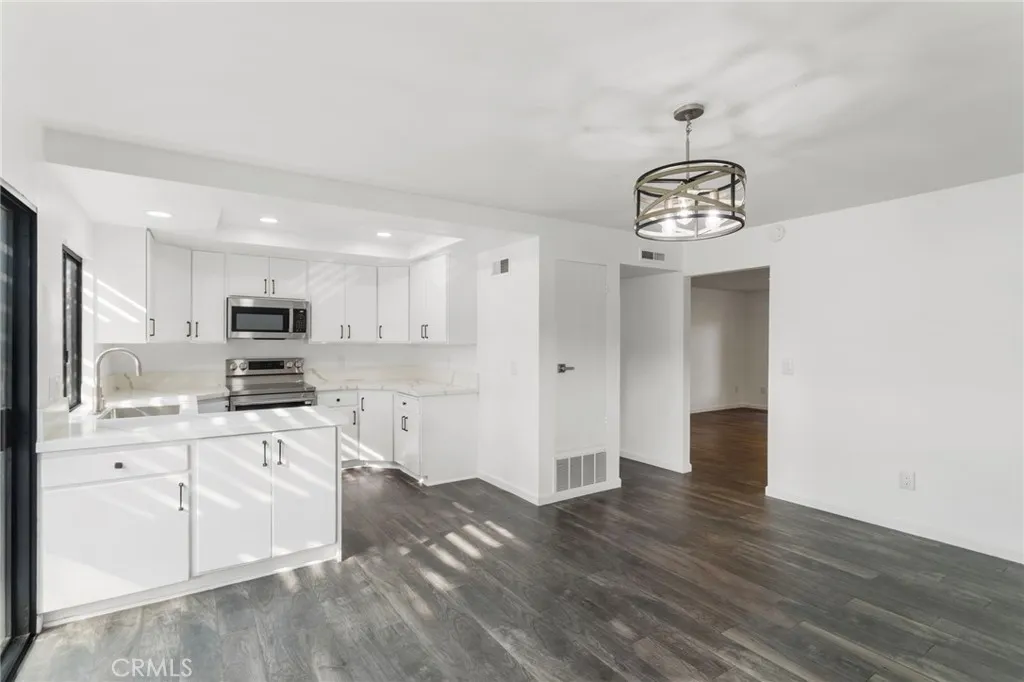 9873 Karmont, South Gate, California 90280 home-pic-1