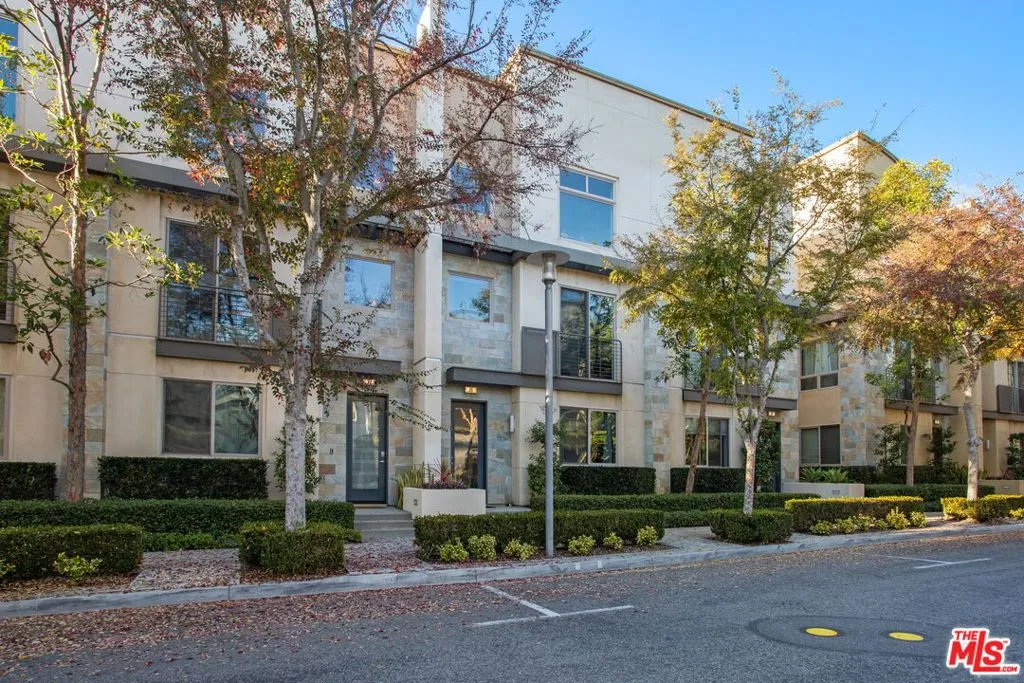 25 Delancy, Irvine, California 92612 home-pic-2