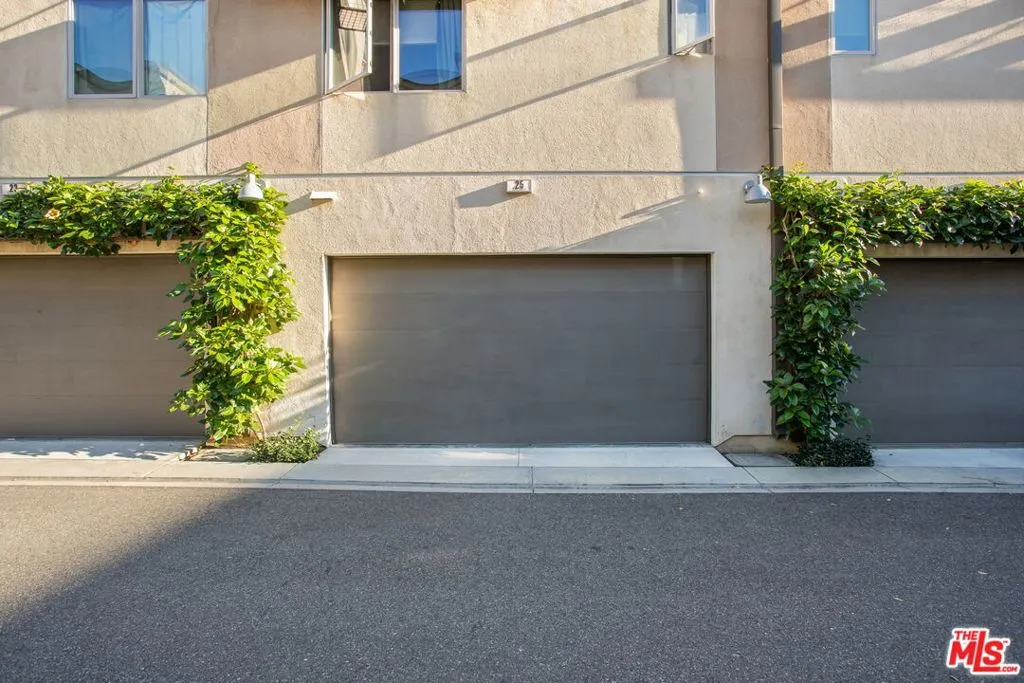 25 Delancy, Irvine, California 92612 home-pic-35