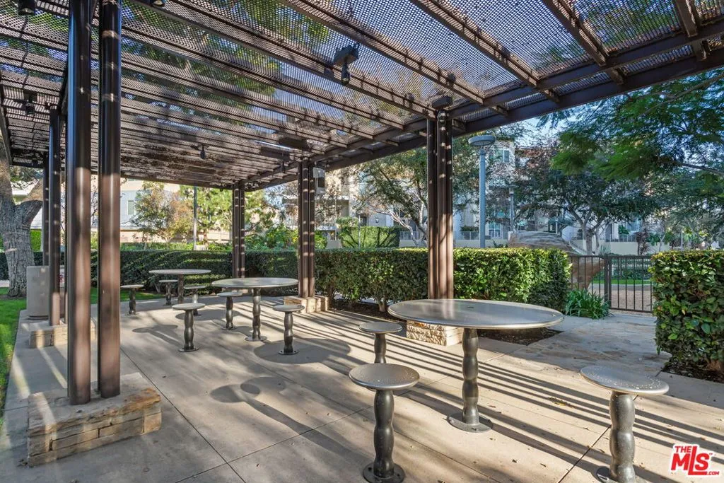 25 Delancy, Irvine, California 92612 home-pic-37