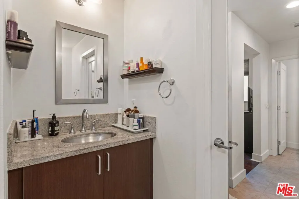25 Delancy, Irvine, California 92612 home-pic-19