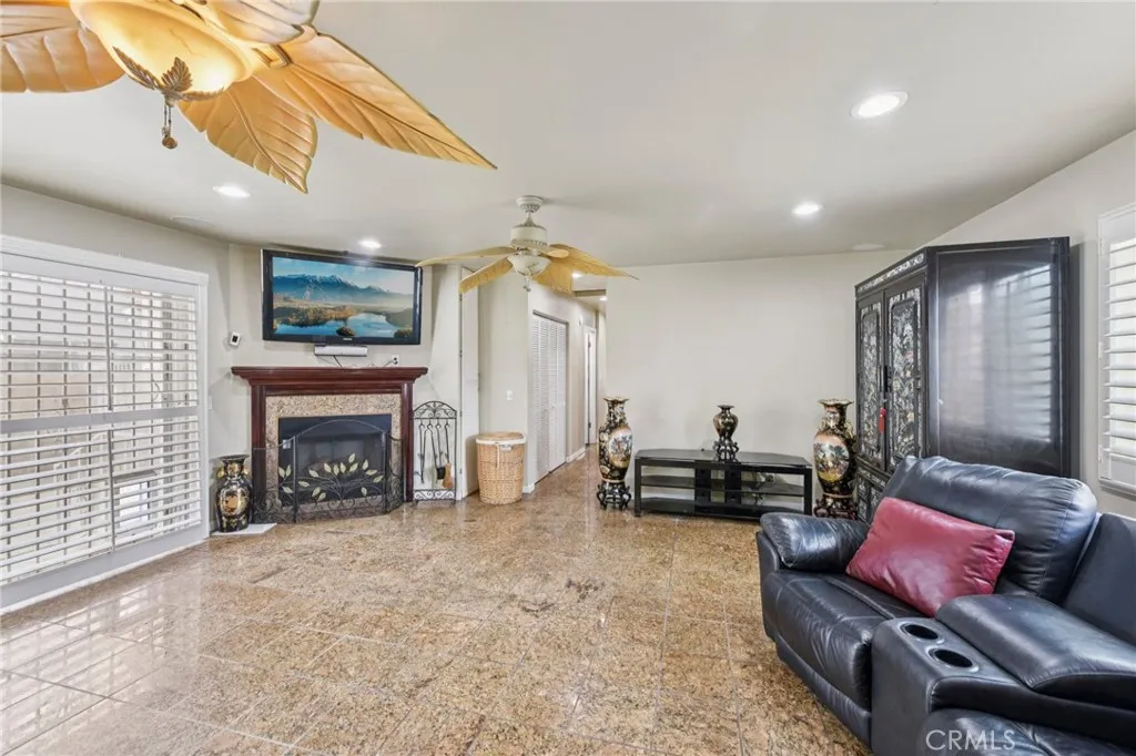 13426 Crocker Street, Los Angeles, California 90061 home-pic-4