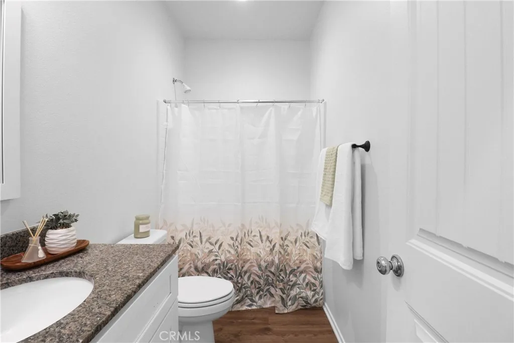 1074 Eden Valley Way, San Jacinto, California 92582 home-pic-6