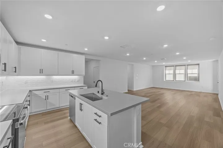 6137 Valentina Way 201, Eastvale, California 92880
