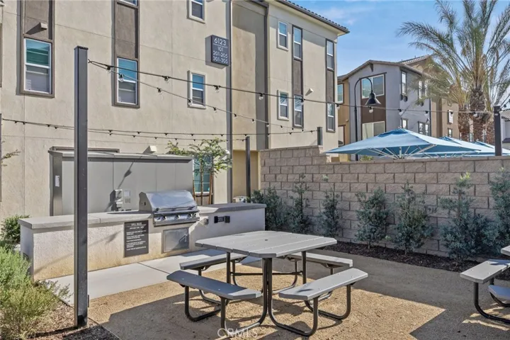 6137 Valentina Way 201, Eastvale, California 92880
