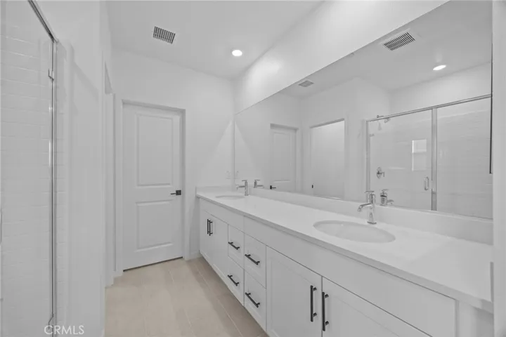6137 Valentina Way 201, Eastvale, California 92880
