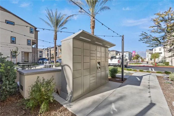 6137 Valentina Way 201, Eastvale, California 92880