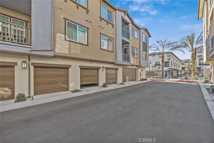 6137 Valentina Way 201, Eastvale, California 92880