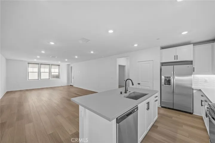 6137 Valentina Way 201, Eastvale, California 92880