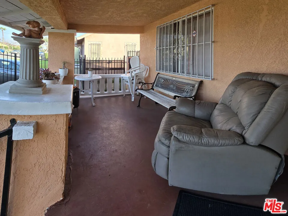 1222 W 78th Street, Los Angeles, California 90044 home-pic-4