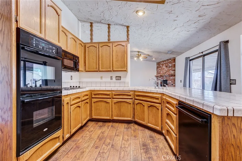 14076 Wawona Road, Apple Valley, California 92307 home-pic-14