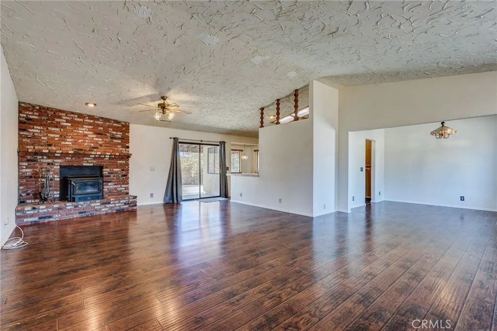 14076 Wawona Road, Apple Valley, California 92307 home-pic-9