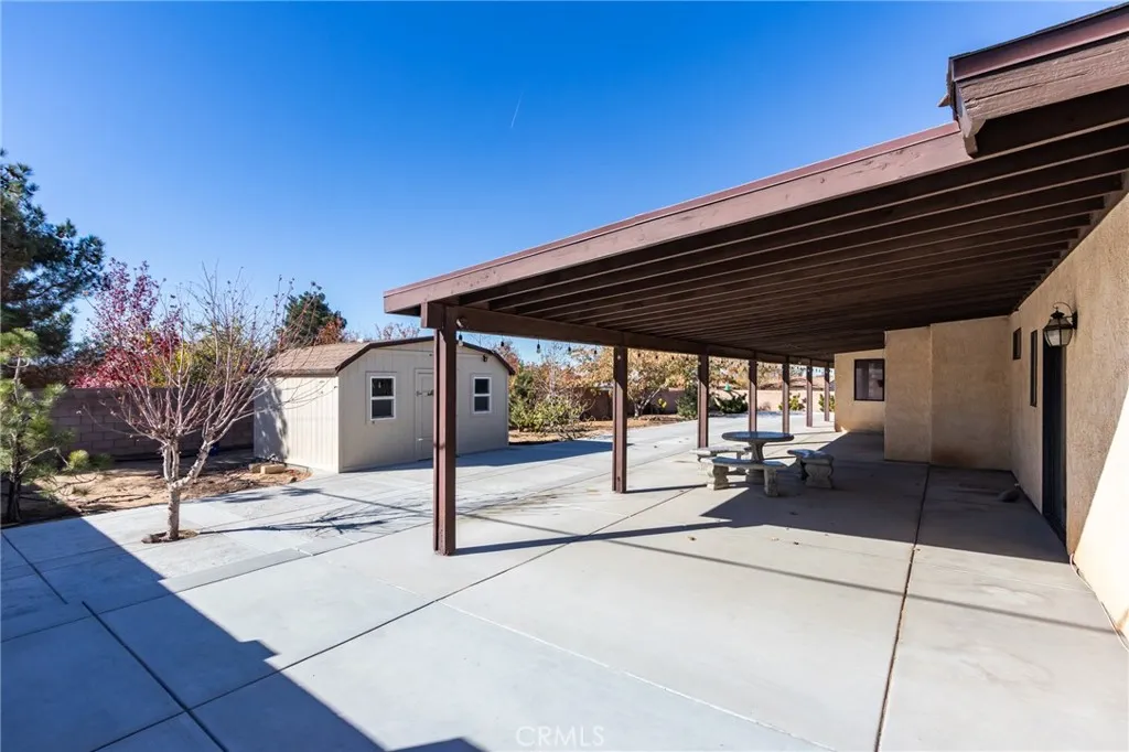 14076 Wawona Road, Apple Valley, California 92307 home-pic-32