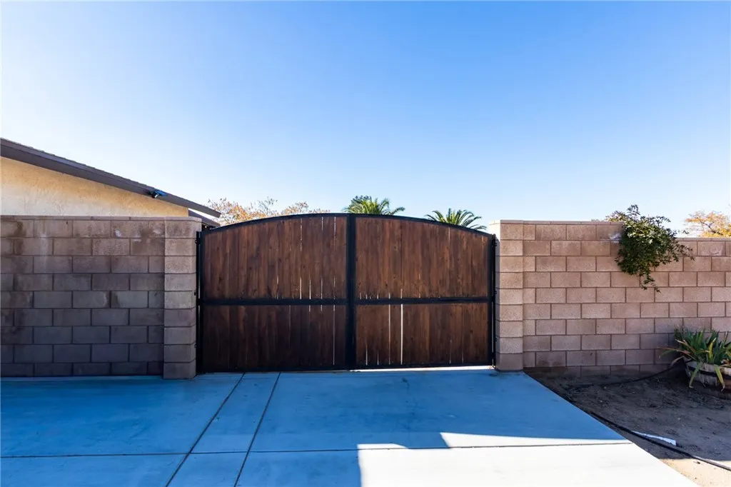 14076 Wawona Road, Apple Valley, California 92307 home-pic-38