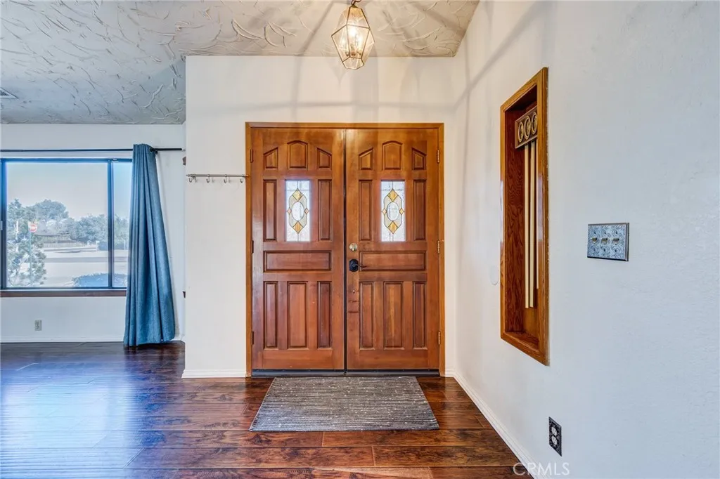 14076 Wawona Road, Apple Valley, California 92307 home-pic-7