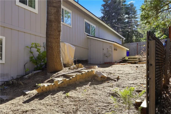 174 Golf Course Road, Lake Arrowhead, California 92352