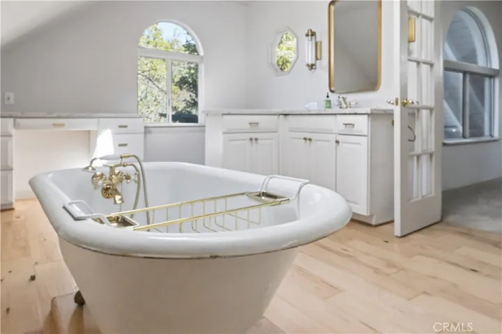 174 Golf Course Road, Lake Arrowhead, California 92352