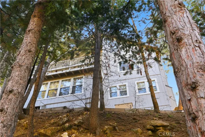 174 Golf Course Road, Lake Arrowhead, California 92352