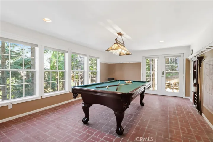 174 Golf Course Road, Lake Arrowhead, California 92352