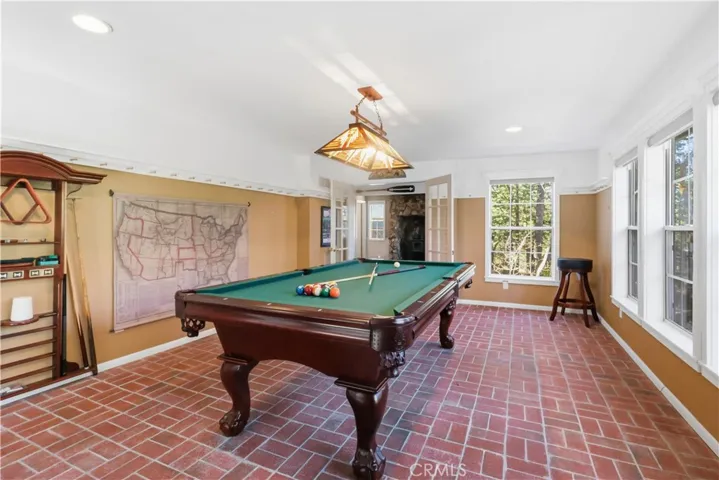 174 Golf Course Road, Lake Arrowhead, California 92352