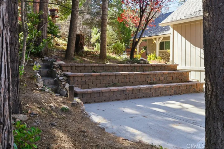 174 Golf Course Road, Lake Arrowhead, California 92352