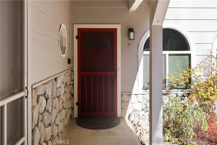 174 Golf Course Road, Lake Arrowhead, California 92352
