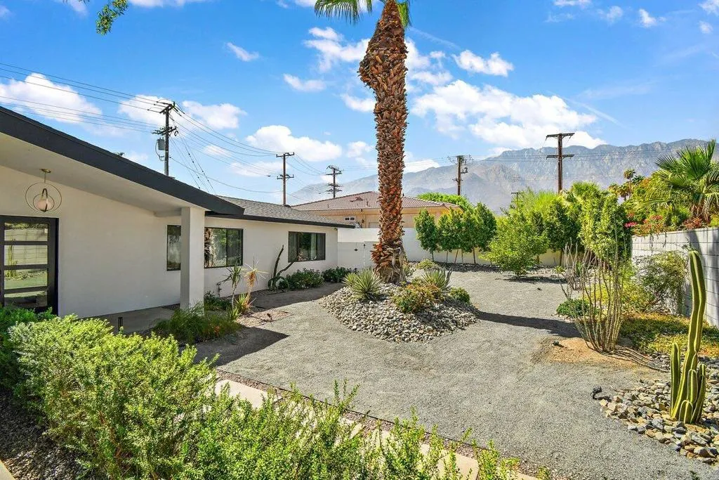565 W Yorba Road, Palm Springs, California 92262 home-pic-4