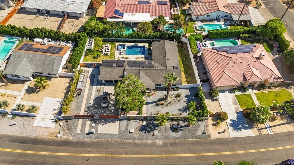 565 W Yorba Road, Palm Springs, California 92262 home-pic-60