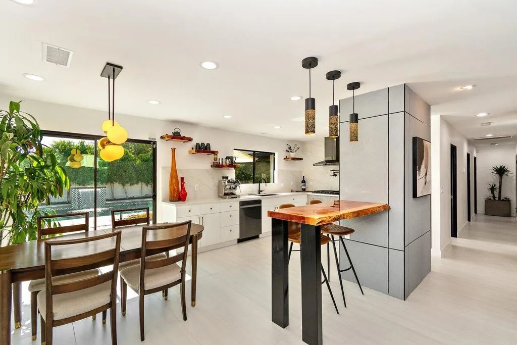 565 W Yorba Road, Palm Springs, California 92262 home-pic-23