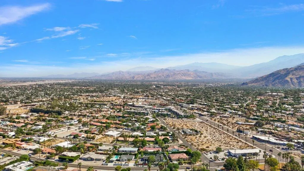 565 W Yorba Road, Palm Springs, California 92262 home-pic-62